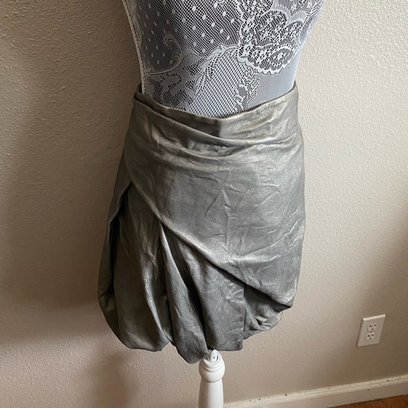 AllSaints Hoxie Domore metallic leather bubble mini skirt - Picture 2 of 5